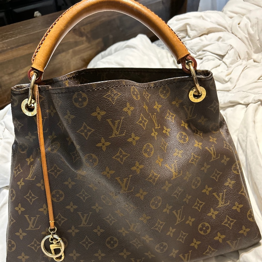 Louis Vuitton Artsy MM
